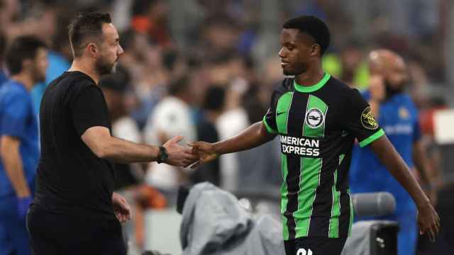 De Zerbi saluda a Ansu Fati tras un partido del Brighton