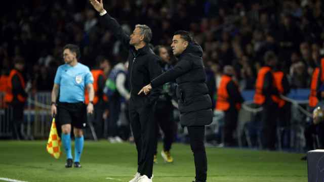 Luis Enrique y Xavi Hernández en el Parque de los Príncipes