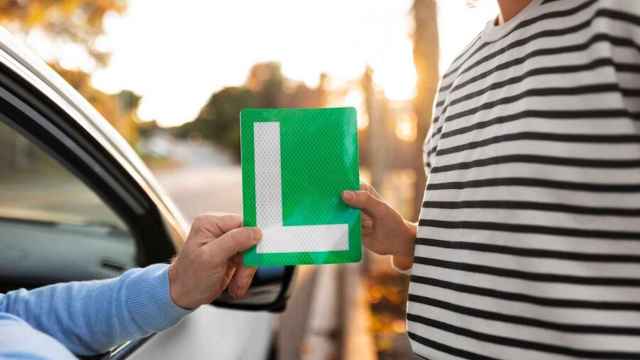 Conductora novel recibe la L