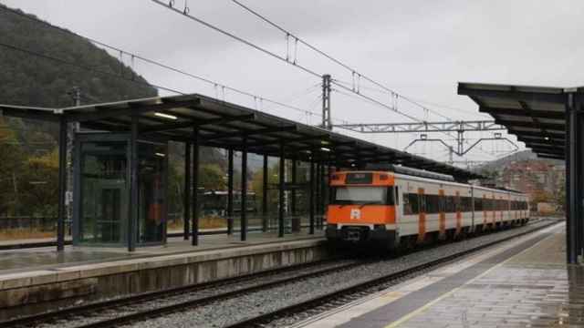 Imagen de un convoy de la Línea R4 de Rodalies, la afectada hoy