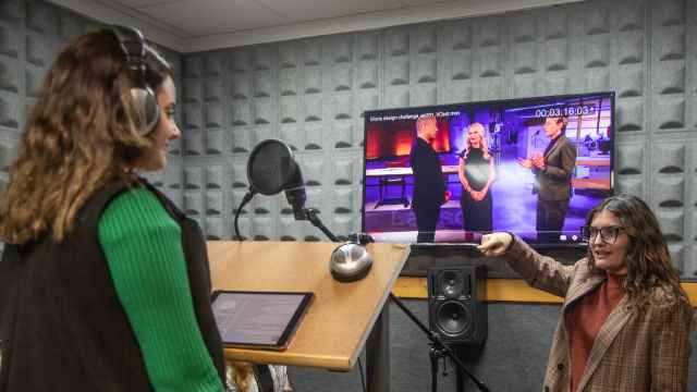 Una de las sesiones del curso en el Estudio de Doblaje del Campus de Los Jerónimos