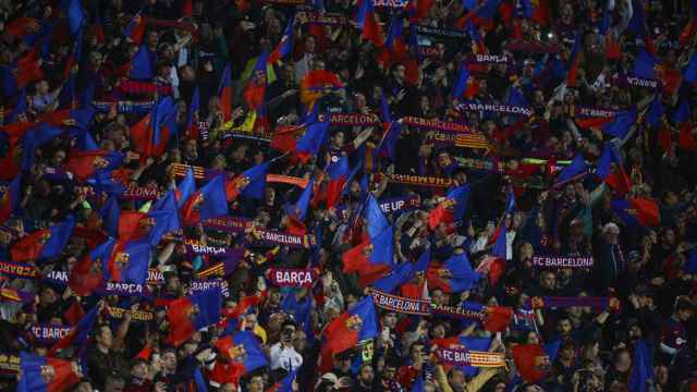 La grada de Montjuïc, llena para el Barça-PSG