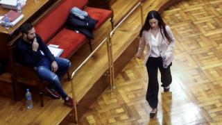 Rosa Peral pasa frente a Albert López durante el juicio