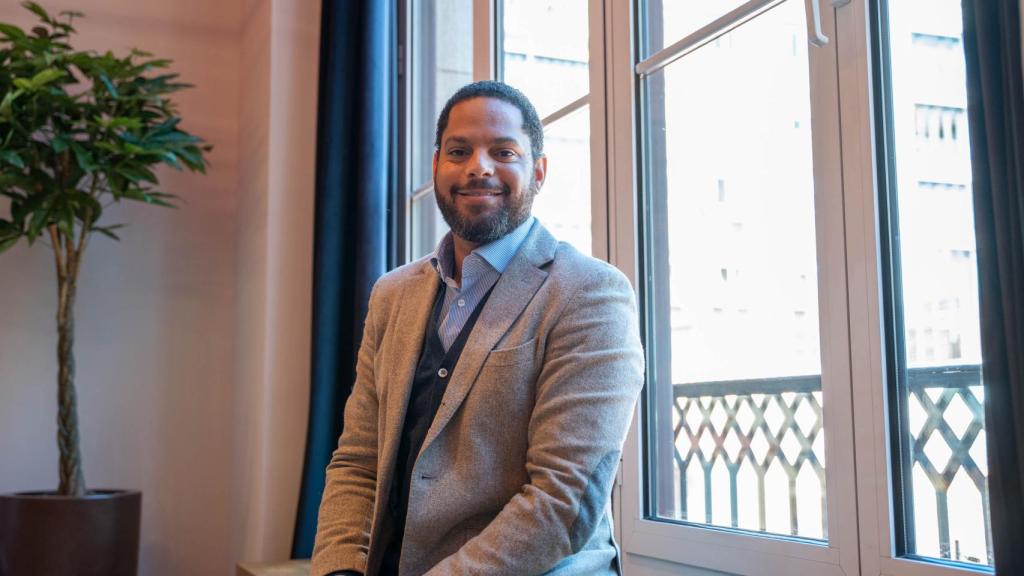 Retrato de Ignacio Garriga en la redacción de Crónica Global