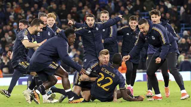 Los jugadores del Real Madrid celebran el tanto de Rudiger en la tanda de penaltis contra el City