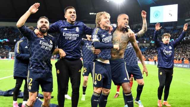 Los jugadores del Real Madrid celebran el pase a las semifinales de Champions en el Etihad Stadium