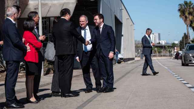 Firma del acuerdo de Chery y Ebro para producir de nuevo coches en los antiguos terrenos de Nissan en la Zona Franca