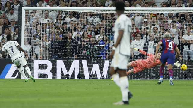 Vinicius, de penalti, empata para el Real Madrid