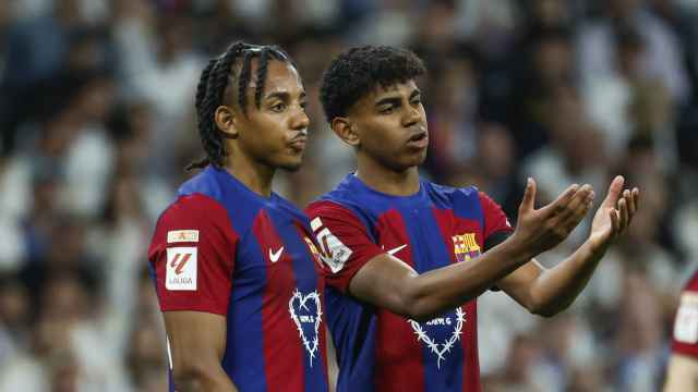 Lamine Yamal y Jules Koundé en el clásico del Santiago Bernabéu