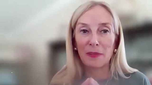 Imagen de Anna Navarro en uno de los vídeos que se han hecho virales en Twitter