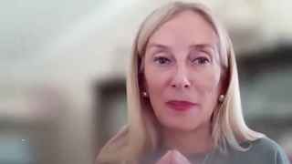 Imagen de Anna Navarro en uno de los vídeos que se han hecho virales en Twitter