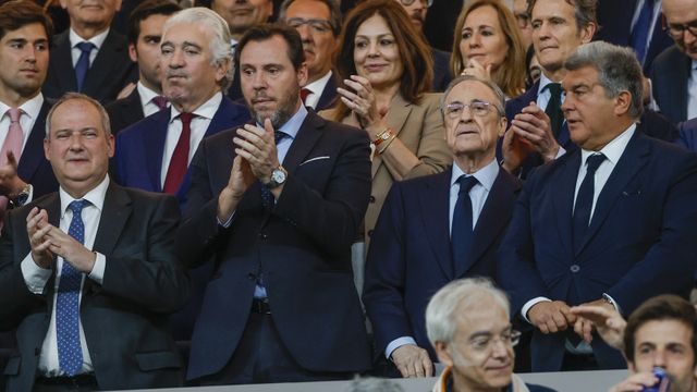 Florentino Pérez y Joan Laporta, en el palco del Santiago Bernabéu durante el clásico