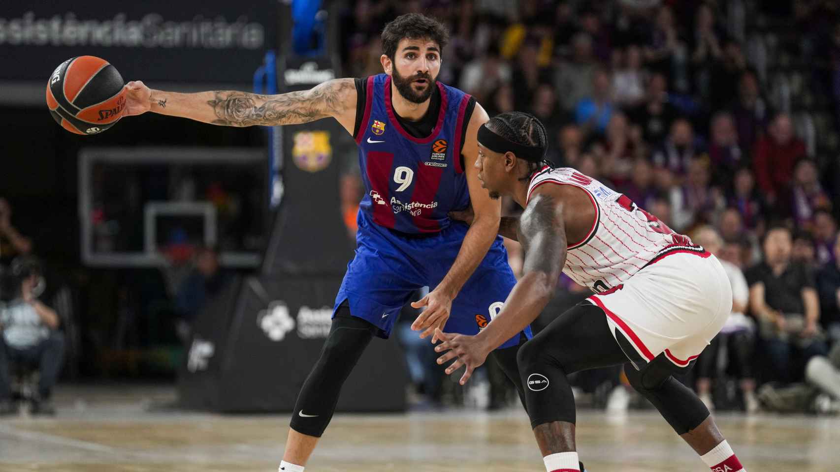 Ricky Rubio dirige un ataque del Barça de basket contra Olympiakos