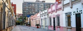 La calle de Barcelona que traslada al S.XIX: Casas de Colores y estilo modernista