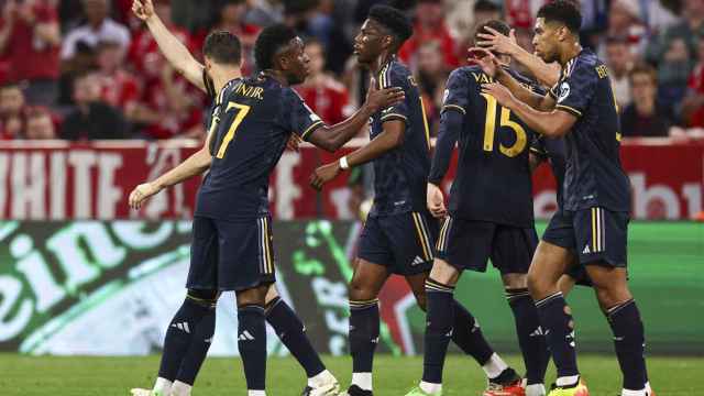 Los jugadores del Real Madrid celebran un gol de Vinicius Jr contra el Bayern de Múnich