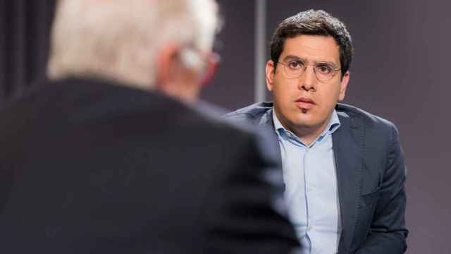 Aleix Sarri, hombre de confianza de Puigdemont, en una entrevista en TVE