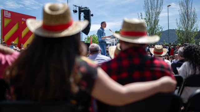 El secretario general del PSOE y presidente del Gobierno, Pedro Sánchez, interviene durante un mitin del PSC, a 4 de mayo de 2024, en Montmeló, Barcelona