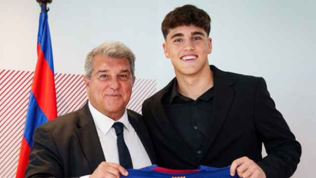 Joan Laporta y Pau Cubarsí cierran la renovación del central hasta 2027