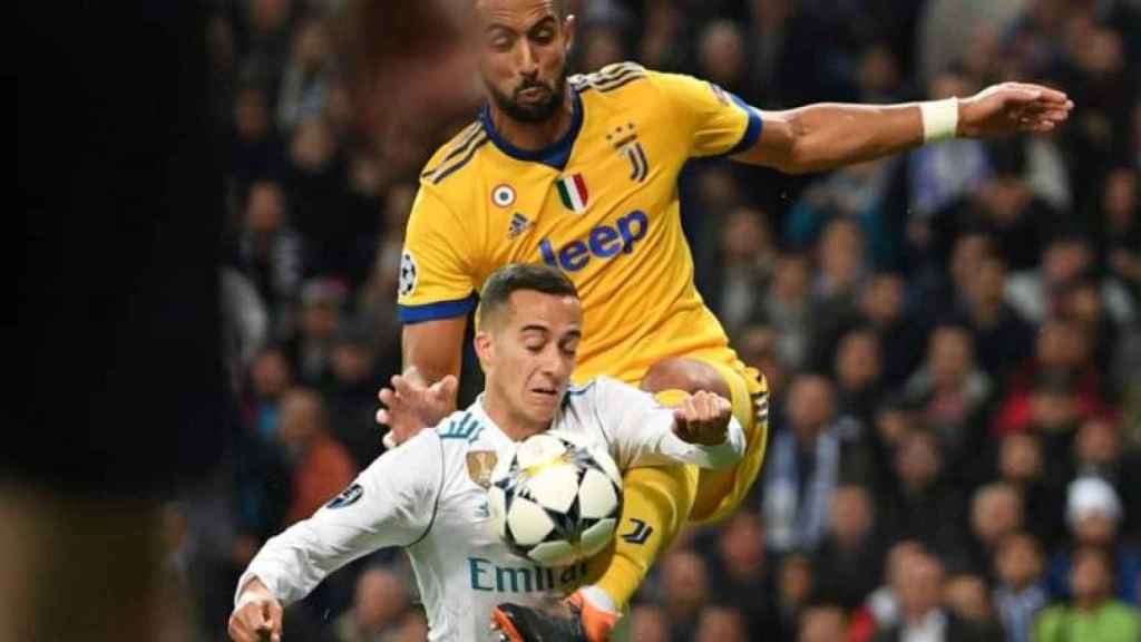 El dudoso penalti de Mehdi Benatia a Lucas Vázquez en 2018