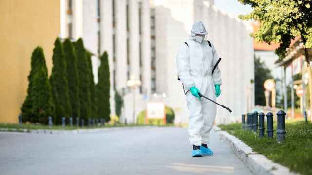 Fumigador en un parque