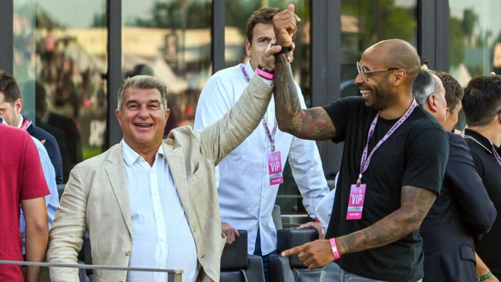 Joan Laporta, junto a Thierry Henry, en un amistoso del Barça en Estados Unidos