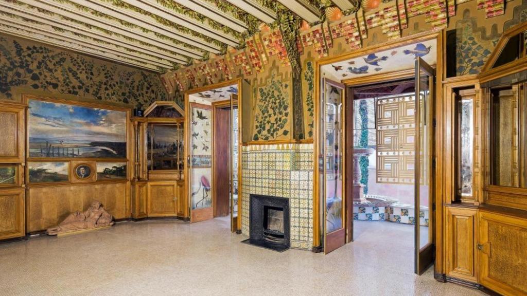 Sala amb xemeneia de la Casa Vicens