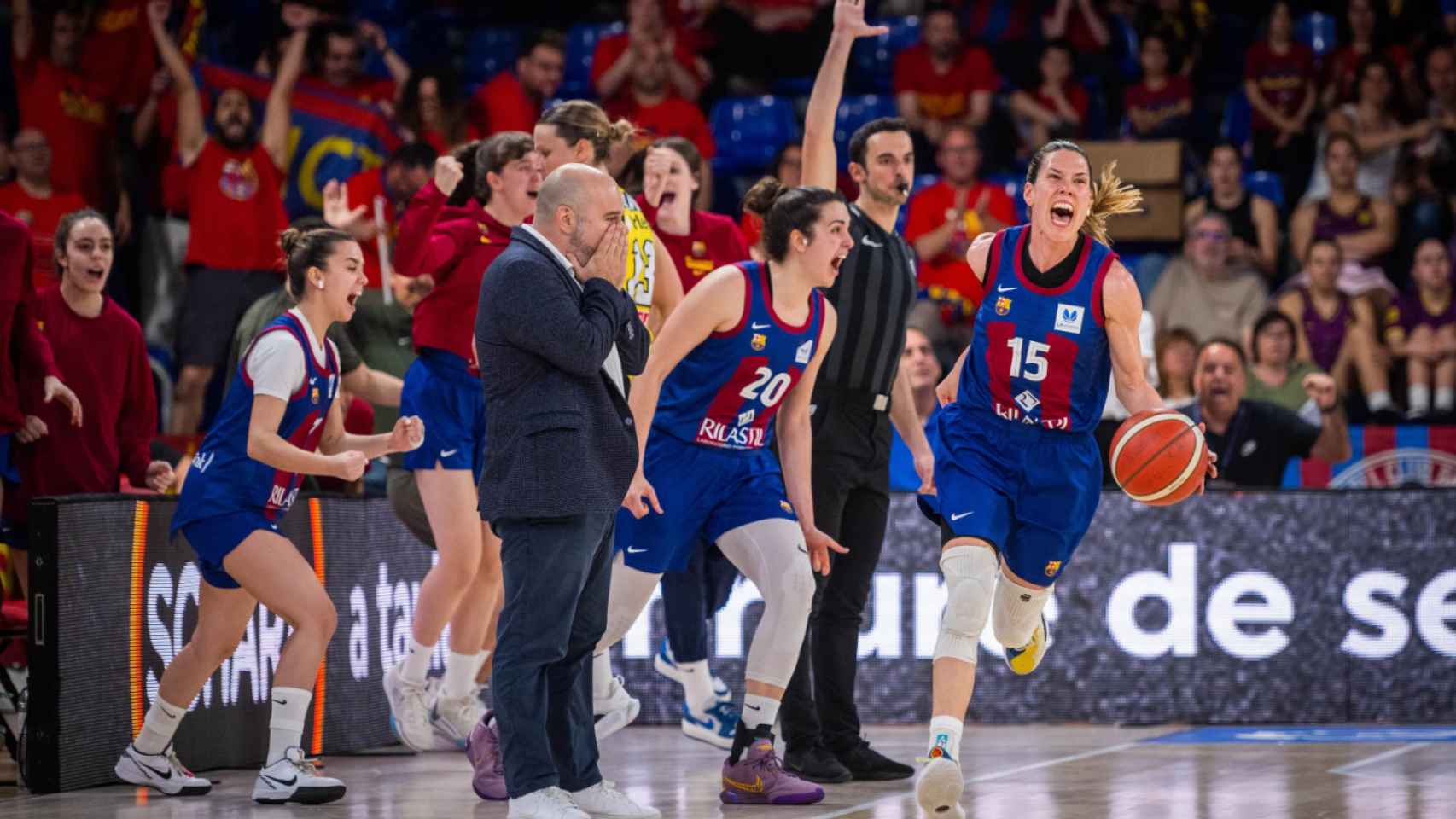 El Barça CBS estalla de alegría tras certificar la permanencia en Liga Endesa Femenina