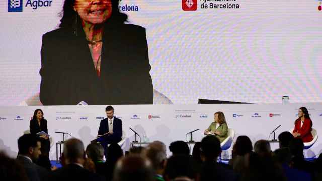 Mesa redonda sobre la urgencia de la simplificación administrativa en el Círculo de Economía
