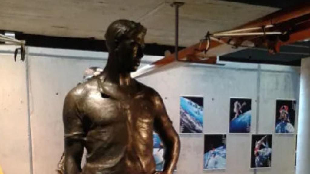 'El campeón', la estatua en honor al futbolista Tiago Massana
