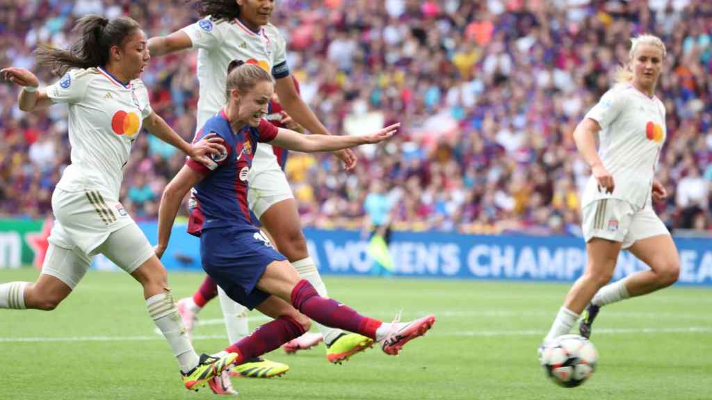 El disparo cruzado de Graham Hansen contra el Lyon