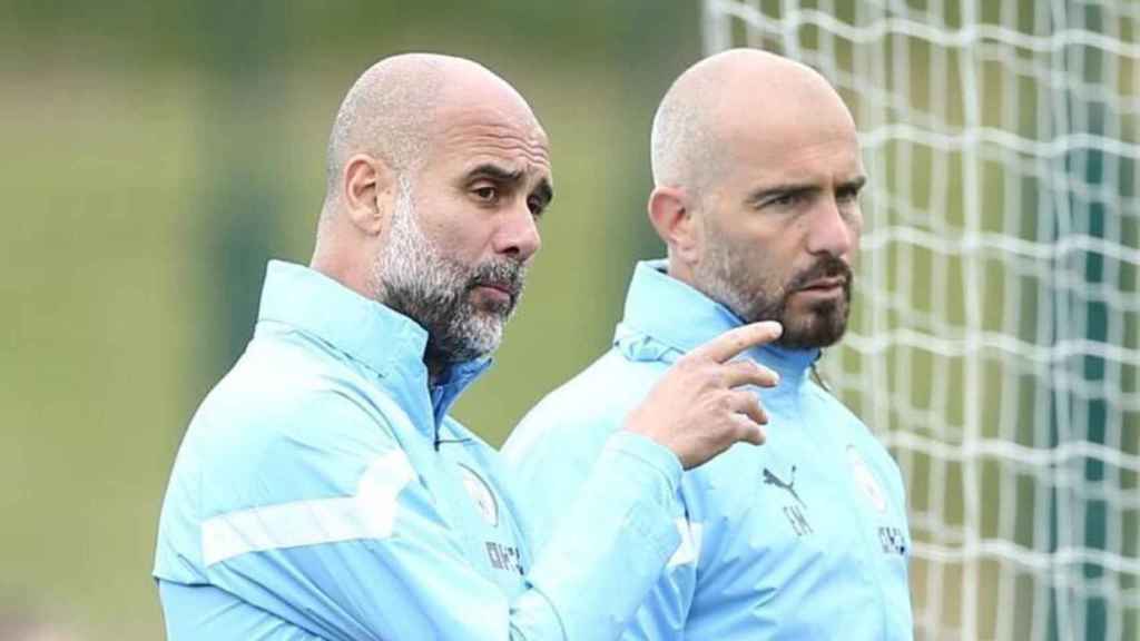 Enzo Maresca, junto a Pep Guardiola, en un entrenamiento del City