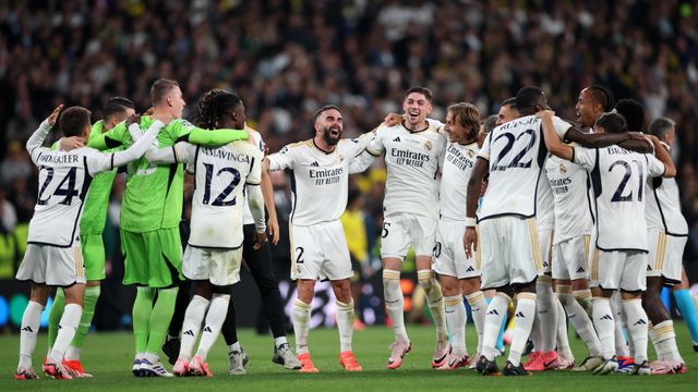 Los jugadores del Real Madrid celebran la conquista de la Champions League en Wembley