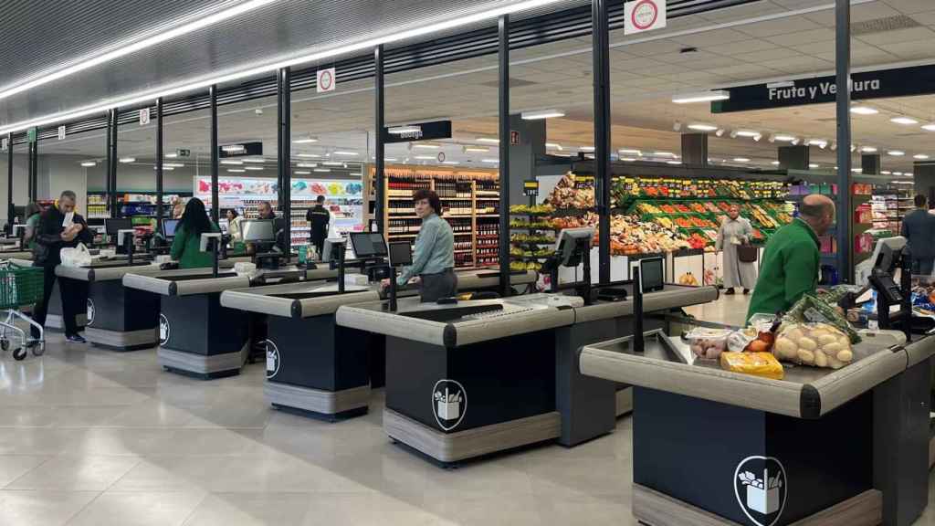 la-zona-de-los-cajeros-de-mercadona-mercadona