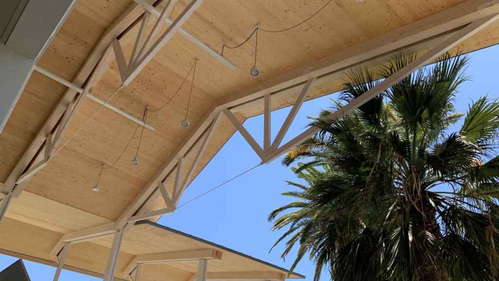 Detalle del techo exterior del nuevo espacio fitness del Real Club de Polo de Barcelona