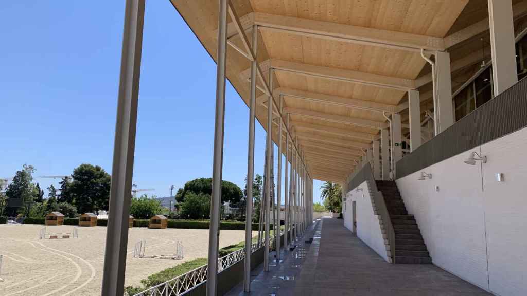 Vistas hacia la pista hípica, en las nuevas instalaciones de fitness del Real Club de Polo de Barcelona