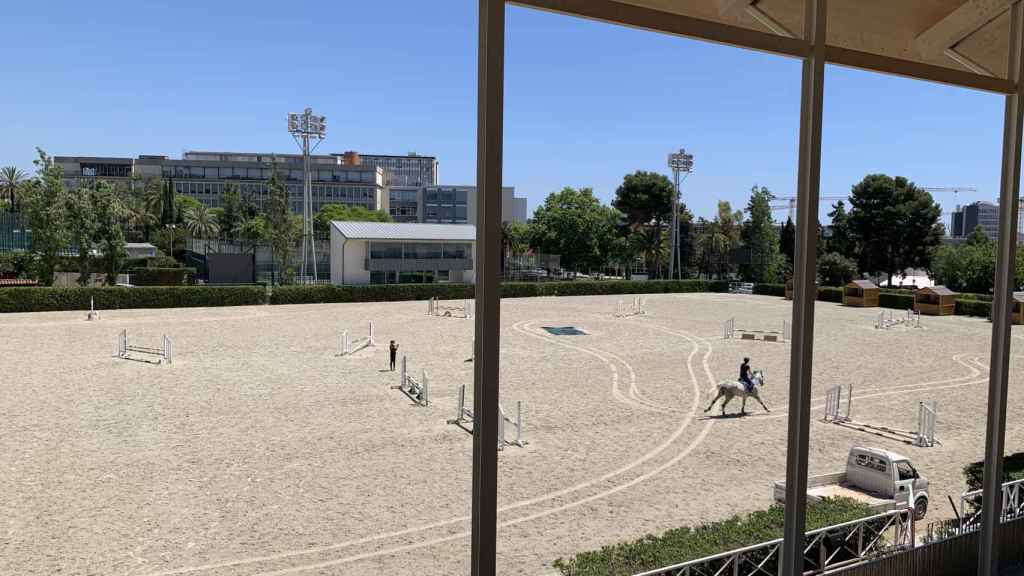 Vistas a la pista desde la nueva tribuna del Real Club de Polo de Barcelona
