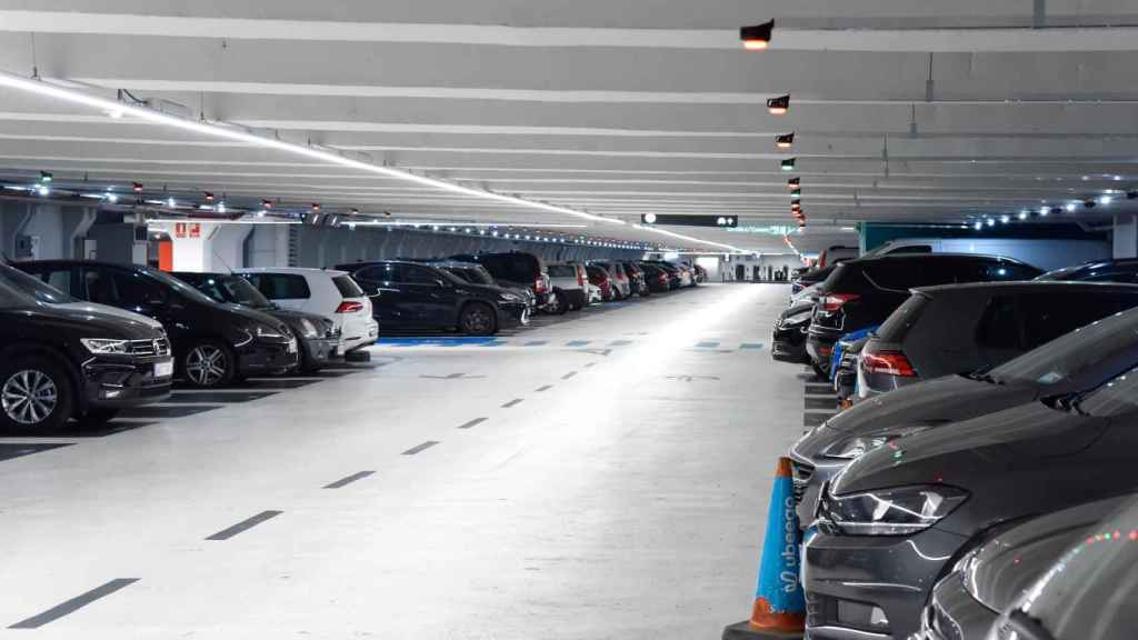 Imagen del interior de un parking Saba