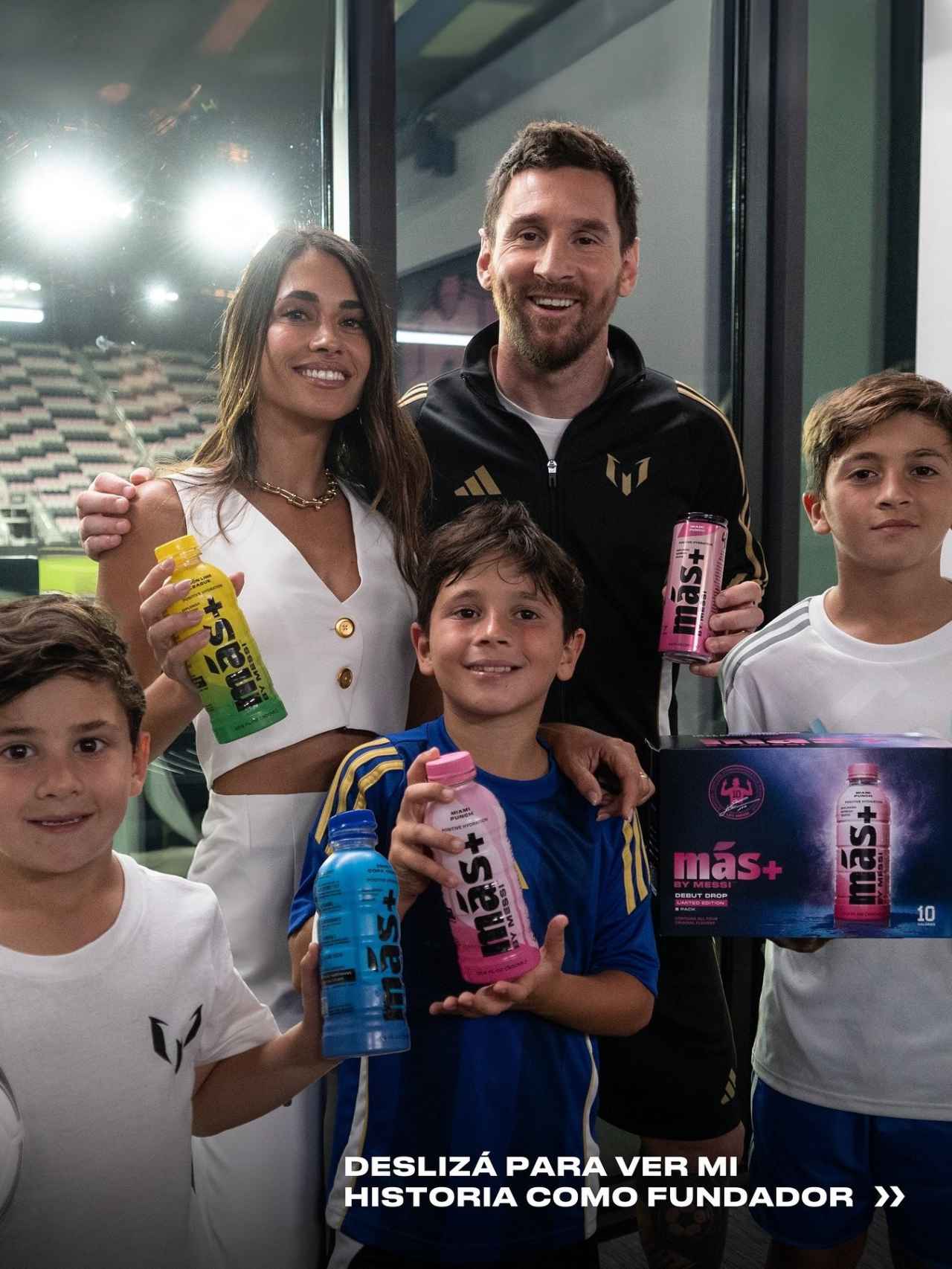Leo Messi, junto a su familia, presentando su nueva bebida hidratante