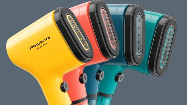 Dile adiós a las arrugas de la ropa con este cepillo de vapor Rowenta que triunfa en España y solo cuesta 36€