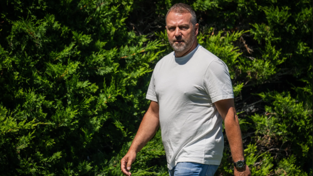 Hansi Flick, en un entrenamiento del Barça B