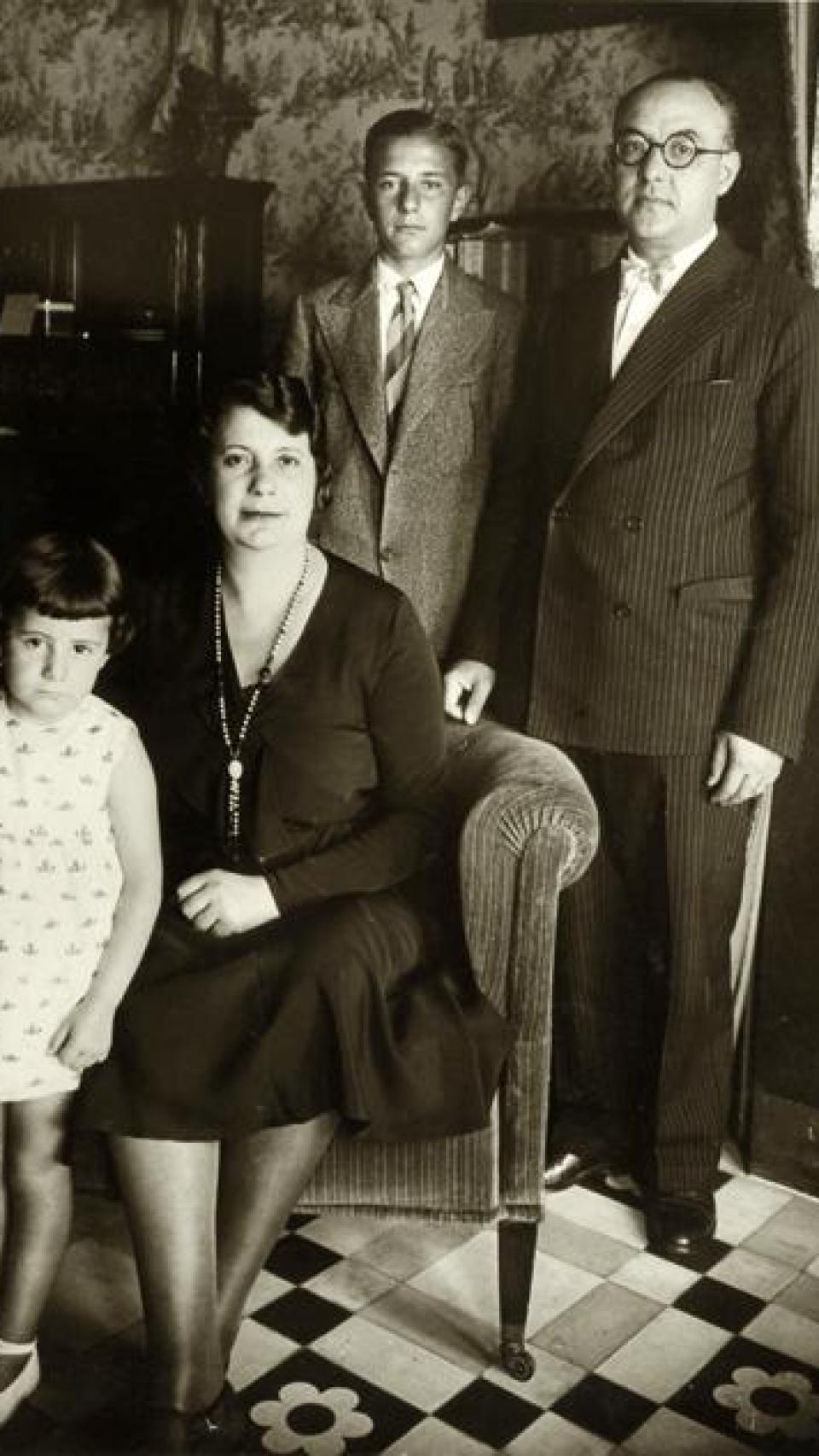Gaziel, amb la seva esposa Lluïsa Bernad i els seus fills (1932)