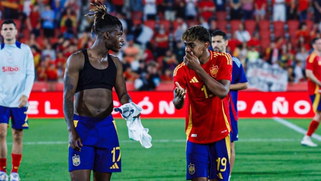 Nico Williams y Lamine Yamal, después de un amistoso de España