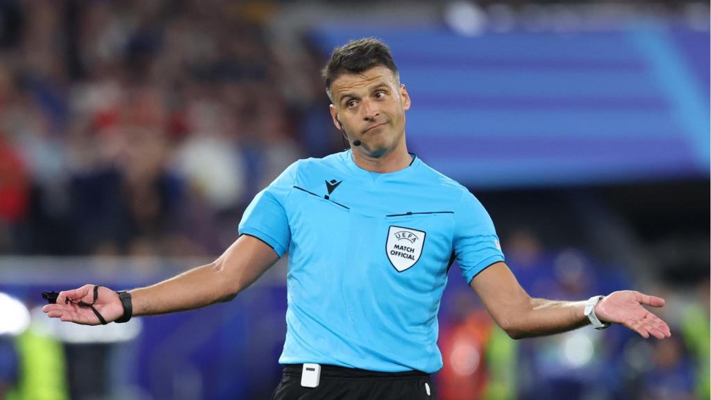 Jesús Gil Manzano, àrbitre principal del partit Àustria-França de l'Eurocopa