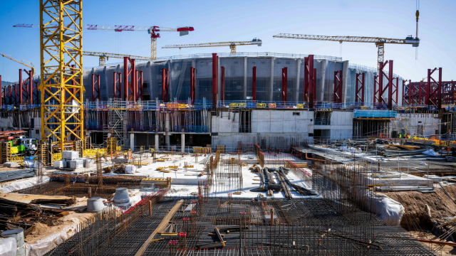 El Camp Nou, un año después del inicio de las obras