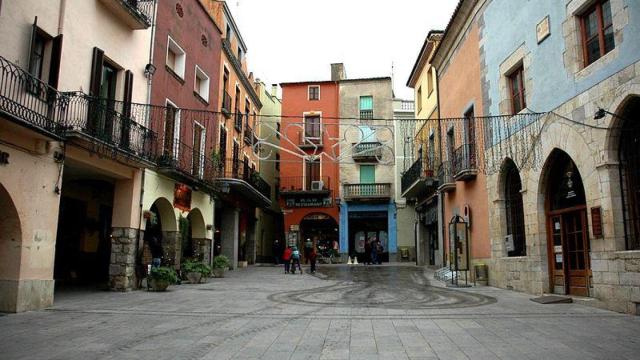 Castelló d'Empúries - Plaça dels Homes