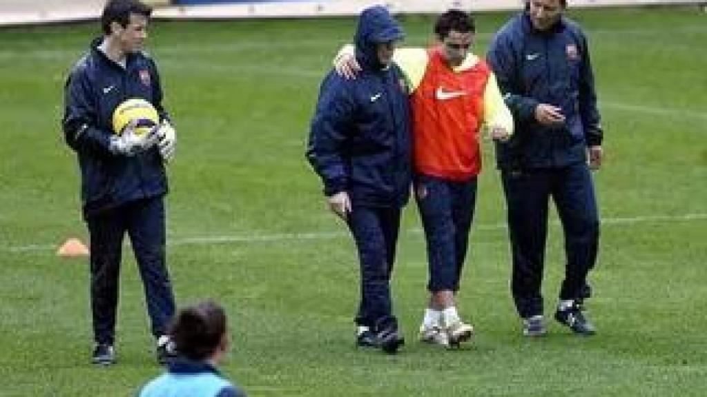 Lesión de ligamento cruzado en la rodilla derecha de Xavi Hernández, en 2005