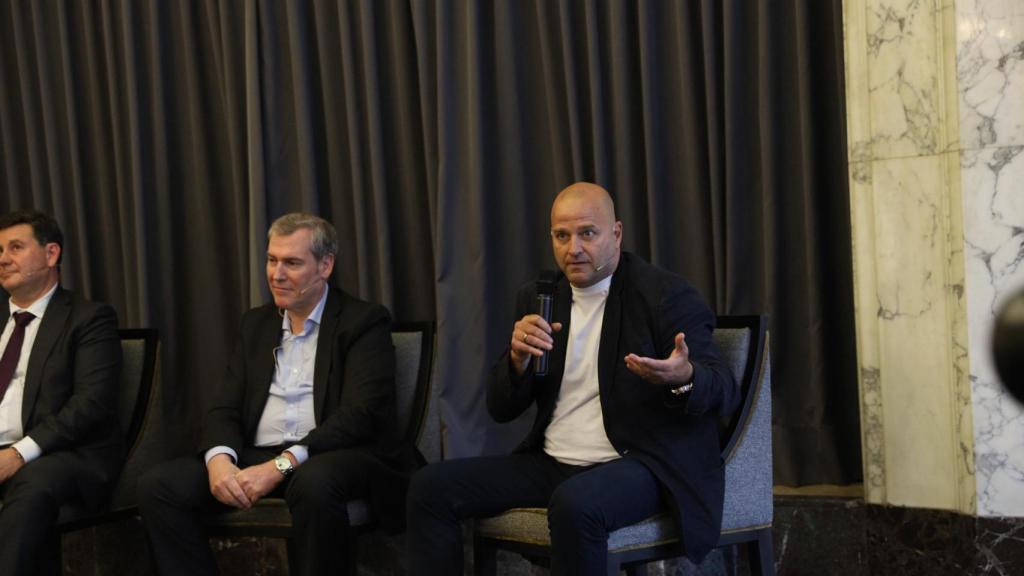 Xavi Vilajoana toma la palabra en el debate 'El futuro del Barça, en juego'