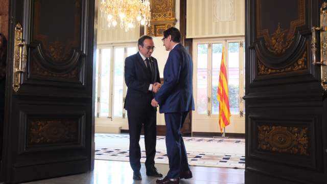 El presidente del Parlament, Josep Rull, se reúne con el candidato del PSC Salvador Illa en el marco de la ronda de contactos para la investidura