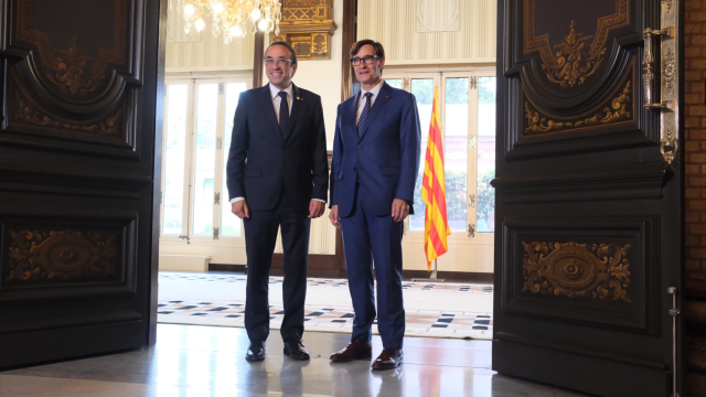 El presidente del Parlament, Josep Rull, se reúne con el candidato del PSC Salvador Illa en el marco de la ronda de contactos para la investidura