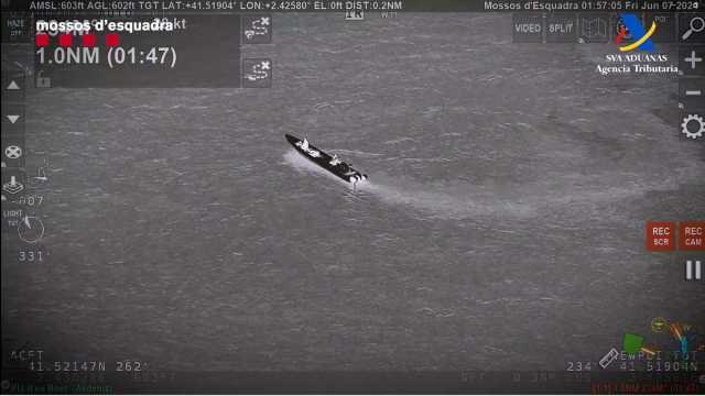 'Narcolancha' detectada por los Mossos d'Esquadra y Vigilancia Aduanera